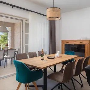 Celeste By Ilc Villa